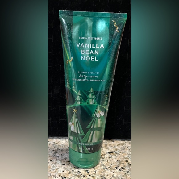 Bath & Body Works Other - Bath & Body Works Vanilla Bean Noel Green Body Cream New 8 0Z